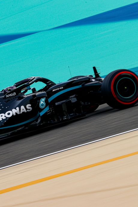 Hamilton décroche la pole position à Bahreïn, la 98e de sa carrière