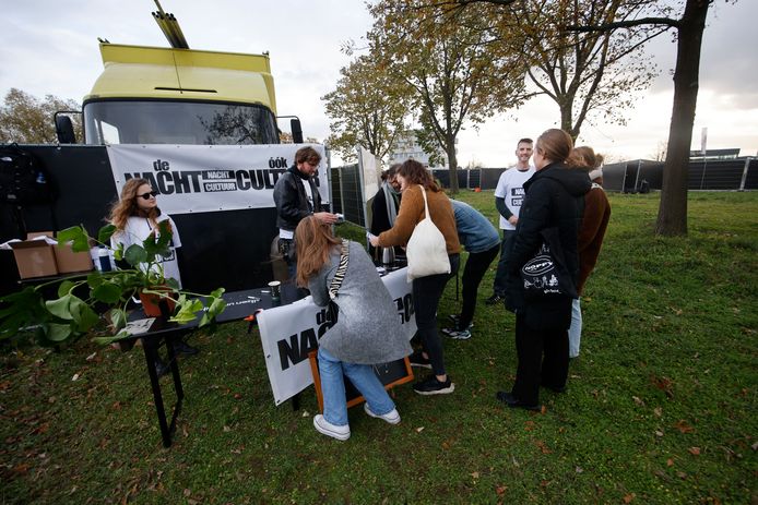 Een handtekeningenactie van Nachtcult op dancefestival Drift.