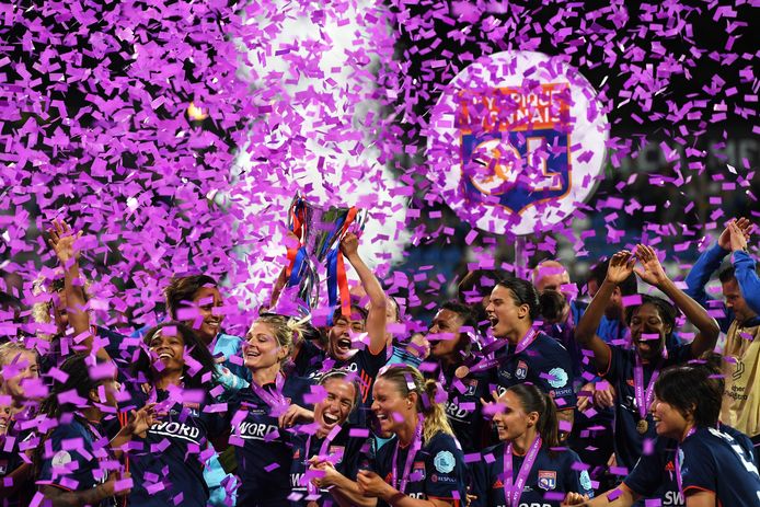 Olympique Lyon viert feest.