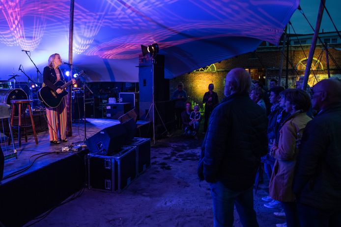 Oldenzaal Muzikaal 2019  in de Bombazijntuin, optreden van Renee Scheepers.