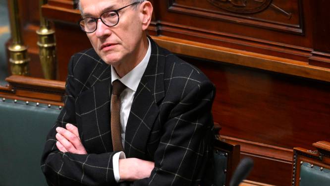 HLN ONDERZOEK. De factuur die Vandenbroucke niet zag aankomen: 4 miljoen euro voor verhuis van 40 kilometer