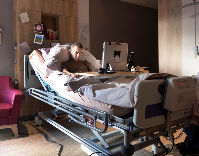 Fernando Ricksen in het hospice in Schotland.