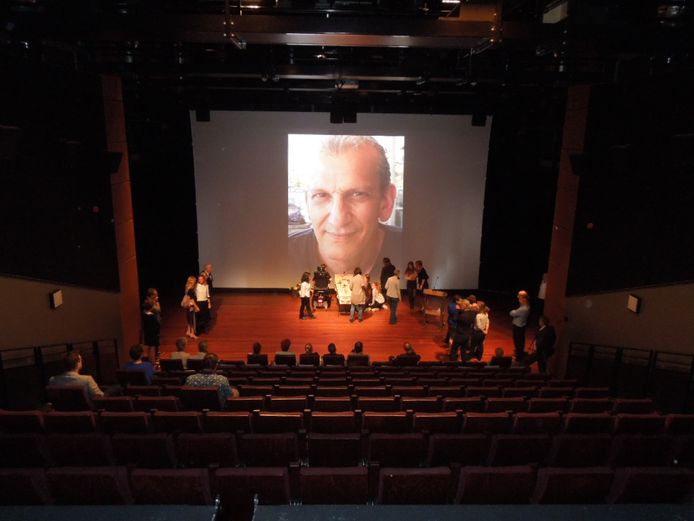 De uitvaart van een filmliefhebber bij NatLab in Eindhoven.