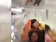 VIDEO. Zware turbulentie doet stewardess en haar trolley de lucht invliegen, 10 gewonden onder doodsbange passagiers