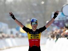 Wout van Aert bezorgt Jumbo-Visma succes in Omloop Het Nieuwsblad en staat stil bij oorlog in Oekraïne