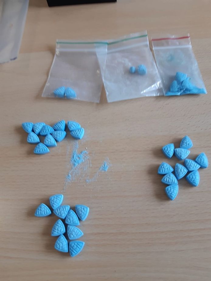 21jarige Arnhemmer betrapt met 35 XTCpillen na achtervolging A12