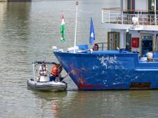 Twee doden en vijf vermisten na botsing tussen cruiseschip en motorboot op de Donau 