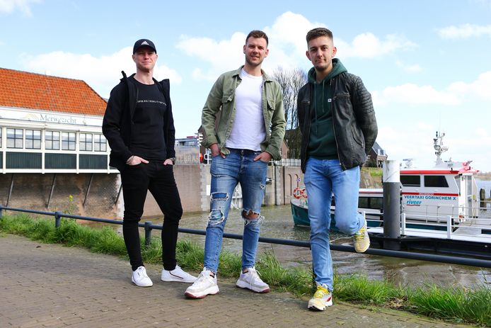 Jim de Jong (rechts) is een van de initiatiefnemers van House@Home. Hier samen met Tim van Werd (links) en Roy Vliet (midden).