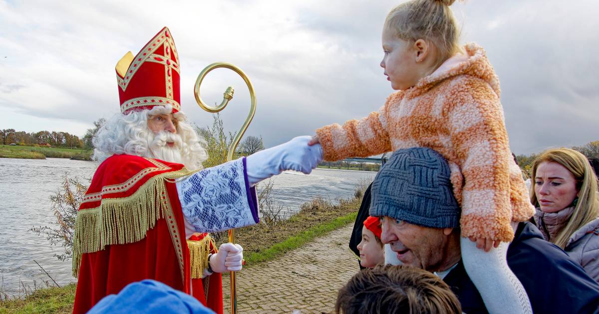Een nieuw gezicht voor de goedheiligman, bij de Sinterklaasintocht in Ravenstein: ‘Maar wie let erop