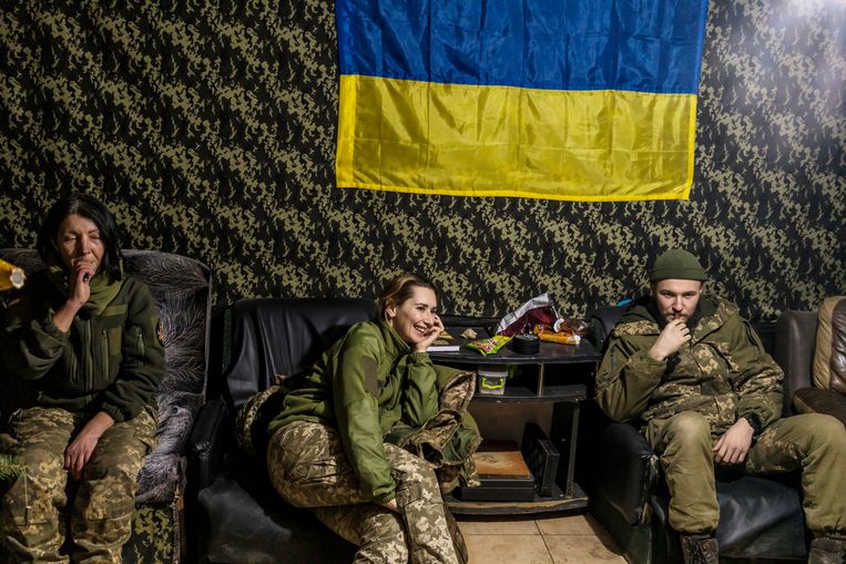 Oekraïense soldaten aan de frontlijn in Pisky. Beeld Getty Images