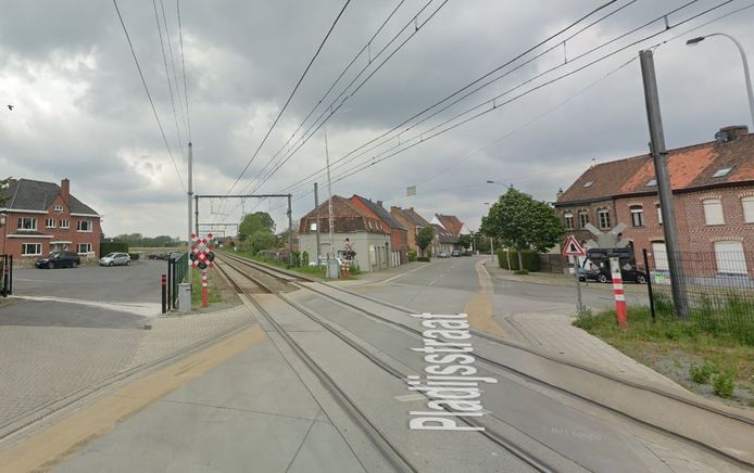 De overweg van de Pladijsstraat wordt afgesloten voor alle verkeer van vrijdagavond 14 tot en met maandagochtend 31 januari 2022.