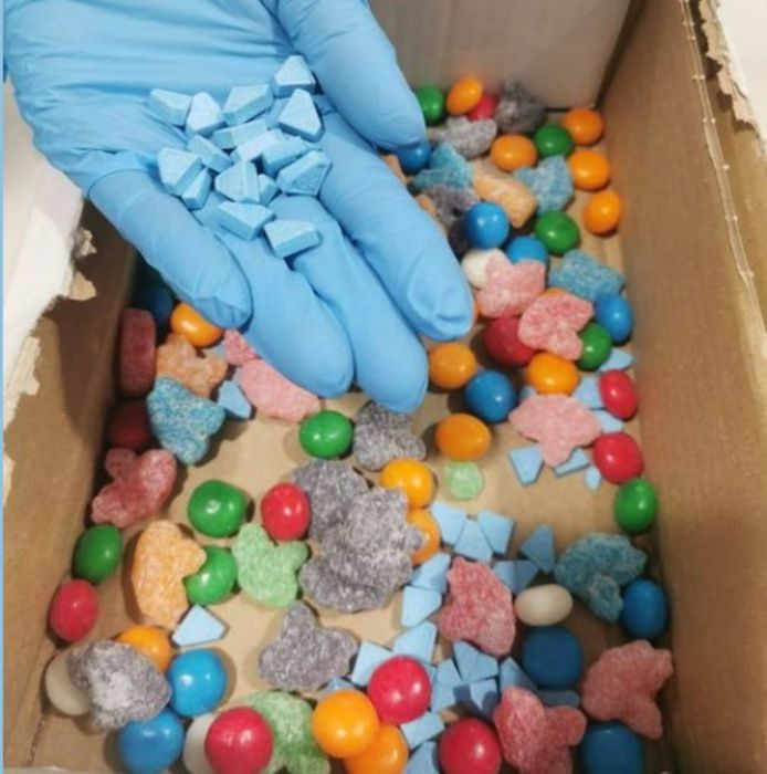 Jelly beans met drugs erin? Politie houdt vier mensen aan en deskundigen kijken op van de vondst