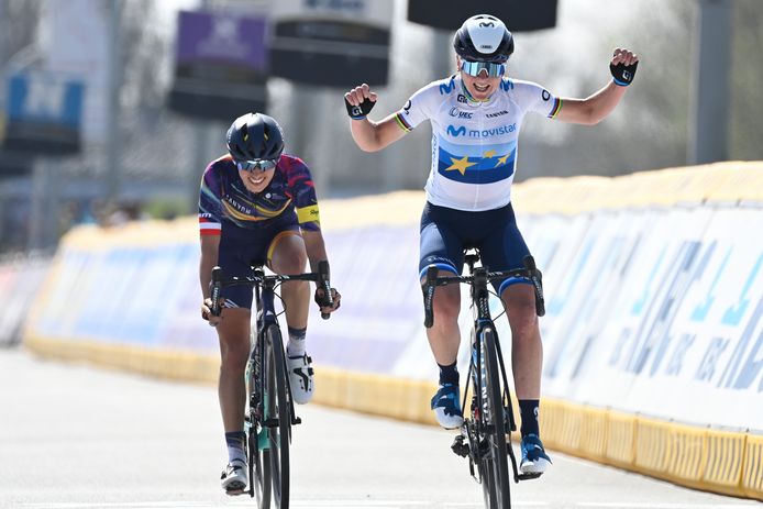 Baloise Ladies Tour Eert Overleden Jolien Verschueren Minuut Stilte Voor De Start Van Etappe In Eeklo Wielrennen Oost Vlaanderen Hln Be