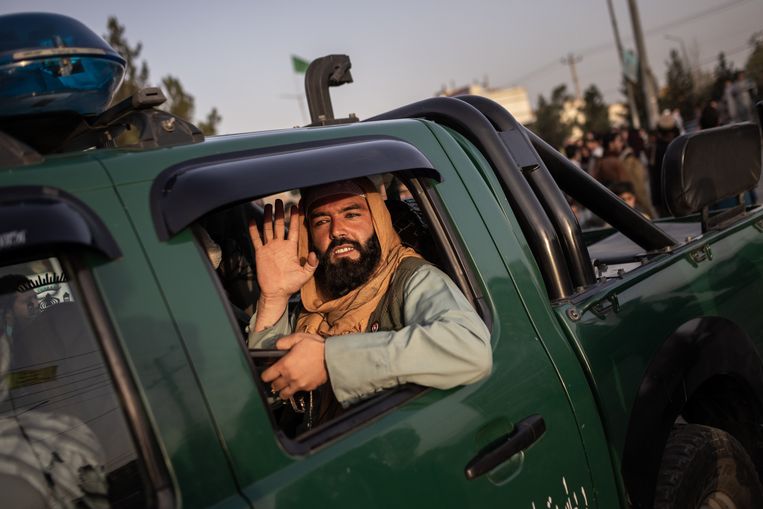 Wat opvalt, is dat de taliban momenteel muziek, sociale media en foto’s tolereren. Beeld Jim Huylebroek for The New York Times