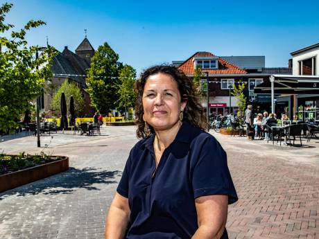 Getransformeerd centrum van Raalte valt in de smaak: ‘De kerk en het plein zijn nu echt één geheel’