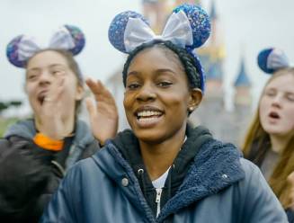 Halve finalisten ‘The Voice Kids’ ontstressen met Goofy in Disneyland Paris