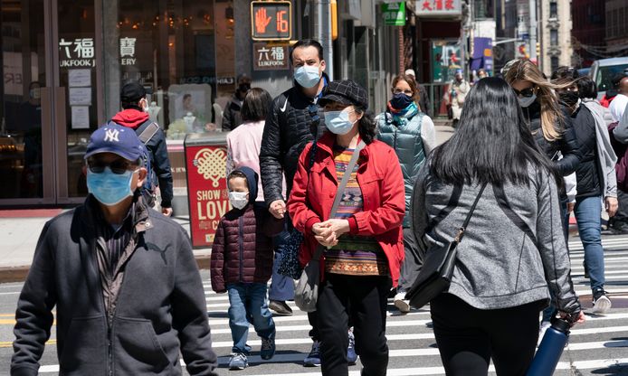 Persone per le strade di New York.