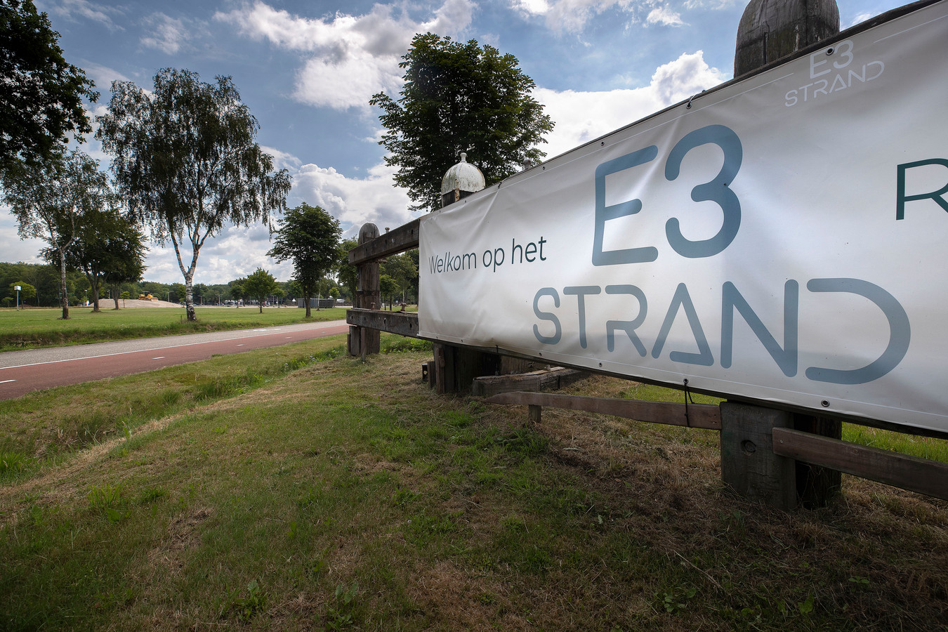 De recreatieplas in Eersel heet geen Landgoed Duynenwater meer, maar heeft de naam E3 Strand terug.