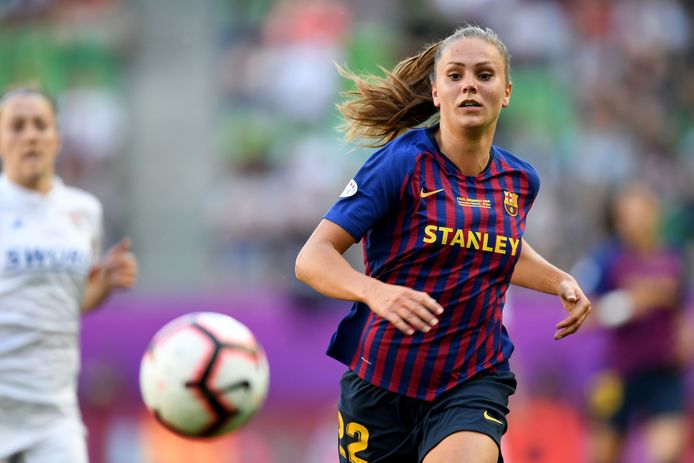 Grandioze dag voor Lieke Martens: hattrick &eacute;n curieuze goal tijdens monsterzege Bar&ccedil;a | Buitenlands voetbal | AD.nl