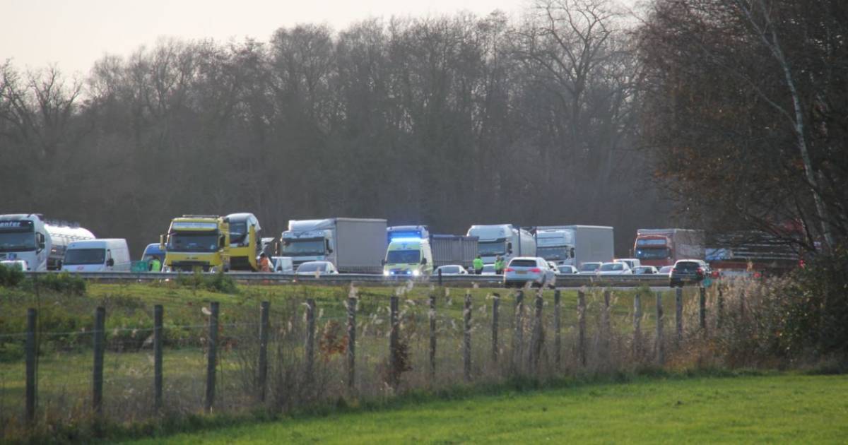File na ongeval op A1 richting Hengelo.