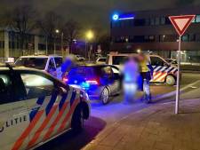 Man rijdt twee keer zo hard als toegestaan door Rotterdam met fles cognac naast zich