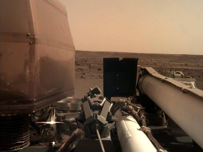 NASA deelt eerste prachtige foto van omgeving Marslander