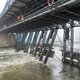 Nog geen scheepsverkeer mogelijk door grote schade aan stuw in Maas