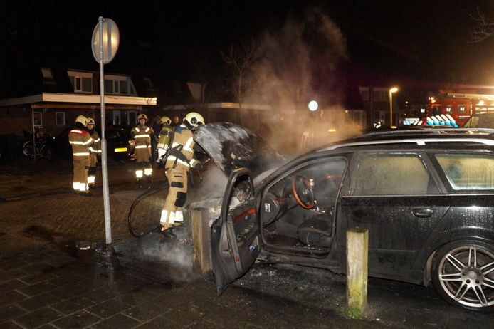 De brand woedde omstreeks 23.30 uur.