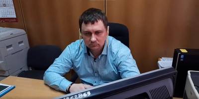 Russische politicus krijgt boete voor het hangen van spaghetti rond zijn oren