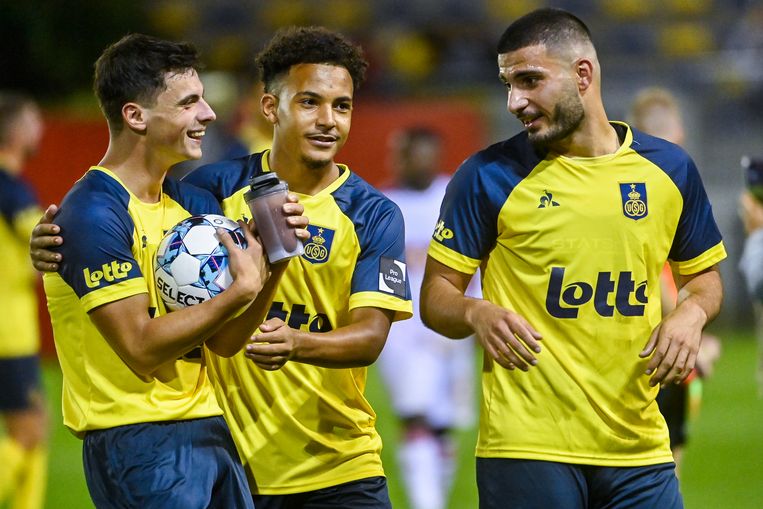 Dante Vanzeir, Marcel Lewis en Deniz Undav van Union. Beeld BELGA