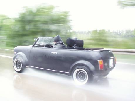 Hoe snel moet je rijden in een cabrio om droog te blijven?