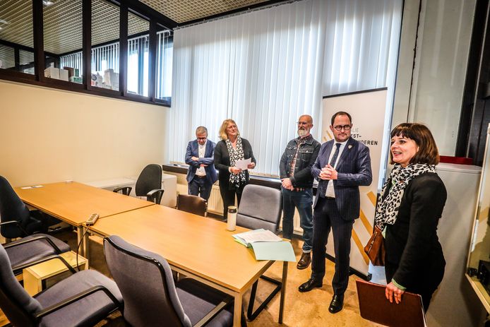 Het Welzijnsloket werd geopend in het bijzijn van minister van Justitie Vincent Van Quickenborne (Open Vld).