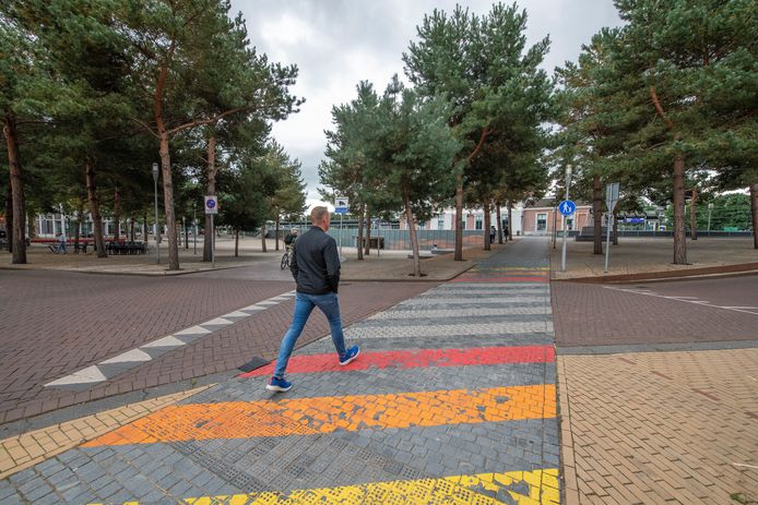 De huidige situatie van het Gaybrapad bij het Apeldoornse Stationsplein.