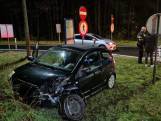 Twee auto's fors beschadigd na aanrijding bij Beekbergen