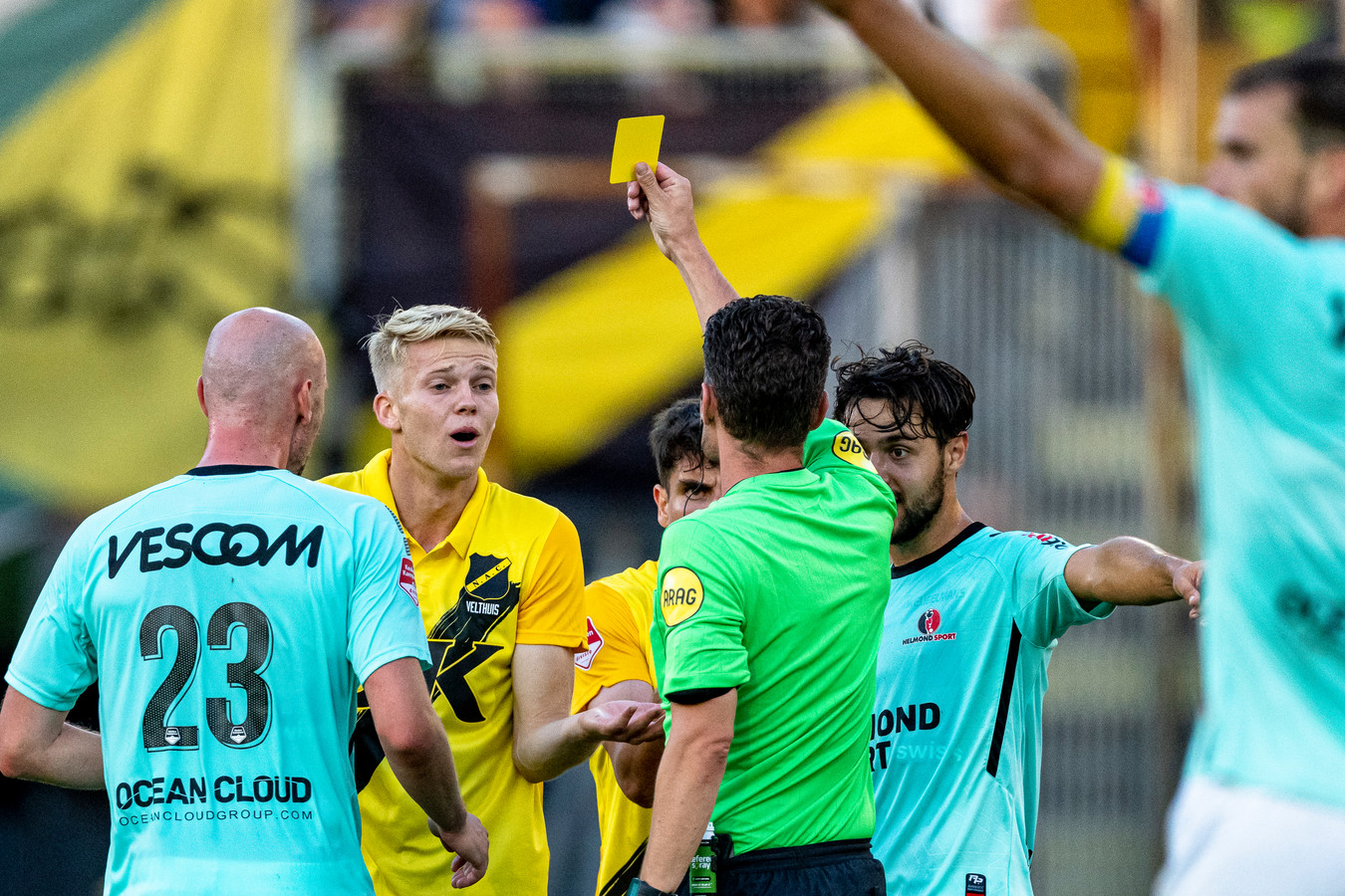 Tijs Velthuis maakte zijn debuut voor NAC in een kolkend Rat Verlegh Stadion