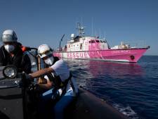 Le bateau de Banksy appelle à l'aide après un sauvetage massif, un mort à bord