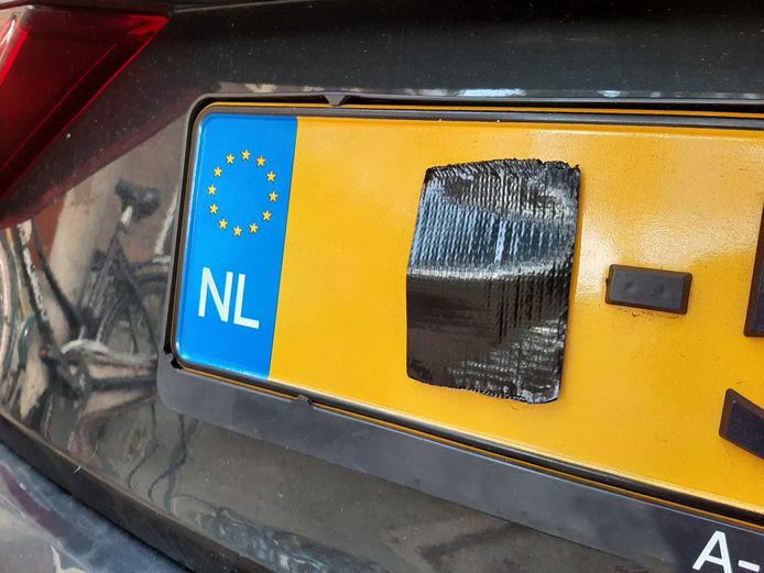 uitbreiden zondaar Kinderrijmpjes Stukje tape op kenteken leidt scanauto om de tuin' | Auto | AD.nl