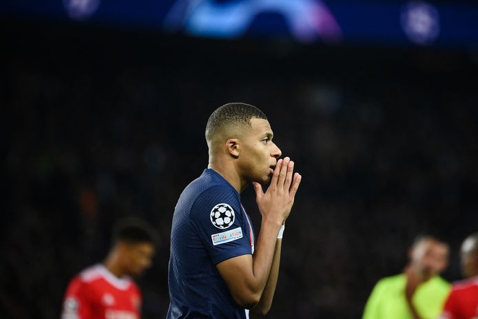 Paris Saint-Germain's French forward Kylian Mbappe reacts during the UEFA Champions League group H football match between Paris Saint-Germain (PSG) and SL Benfica, at The Parc des Princes Stadium, on October 11, 2022. (Photo by FRANCK FIFE / AFP)