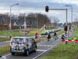 Kruispunt fietspad over de Westerparklaan vanaf het fietspad Weerschijnvlinder richting Heilaarpark. Maaltijdbezorgers steken vaak roekeloos het kruispunt over. De meeste scholieren blijken juist goed uit te kijken.