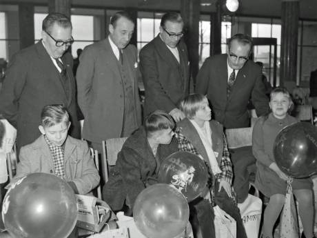 Wie haalde er in december 1960 kinderen uit Berlijn voor een bezoekje aan DAF?