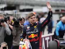 Max Verstappen laat concurrentie héél even hopen maar grijpt na superronde toch pole in Australië
