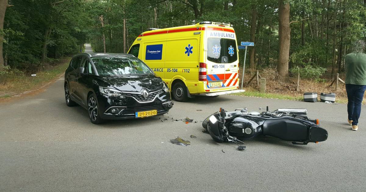 Motorrijder gewond bij aanrijding in Holten.