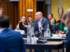 ‘Hoe zit het met dat structurele tekort van zo’n 18 miljoen?’ Arnhemse partijen roepen meteen al om extra vergadering