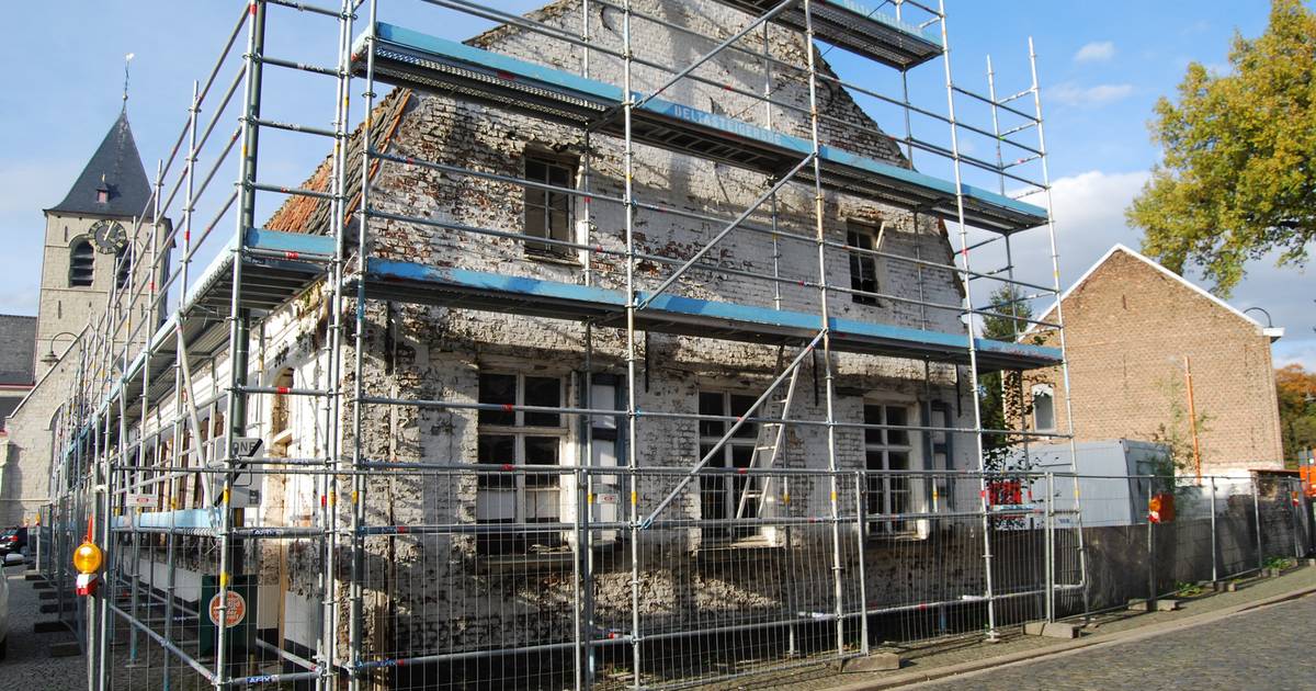Oud Gemeentehuis staat in de steigers Lebbeke hln.be