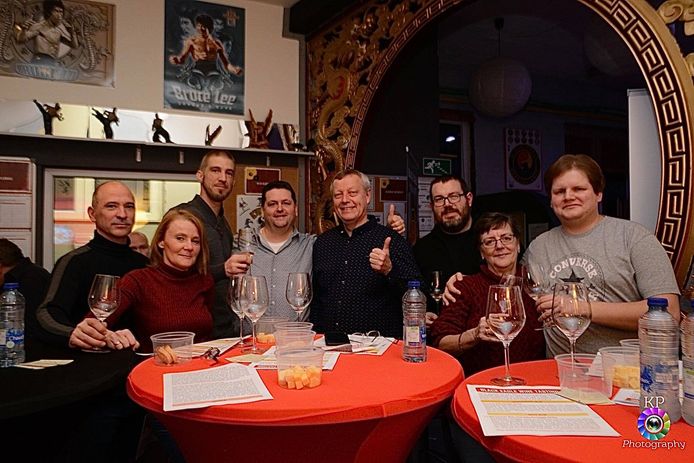 Gevechtskunstenclub Black Eagle Halle organiseerde voor het eerst een wijnproeverij in samenwerking met wijnhandel Belvino.