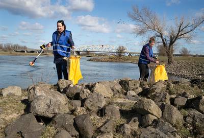 Zorgen voor schone rivieren of op zoek naar bijzondere stenen