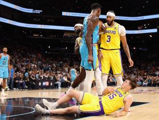 Lakers blijven ondanks beresterke Davis verliezen, Nets onderuit in Philadelphia