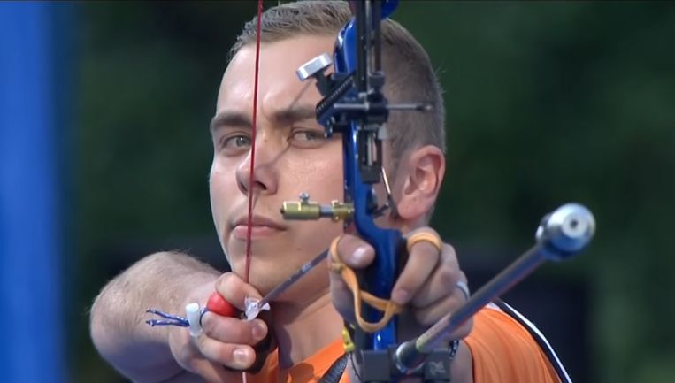 Steve Wijler (20) vlak voor zijn laatste schot in de finale. Beeld World Archery