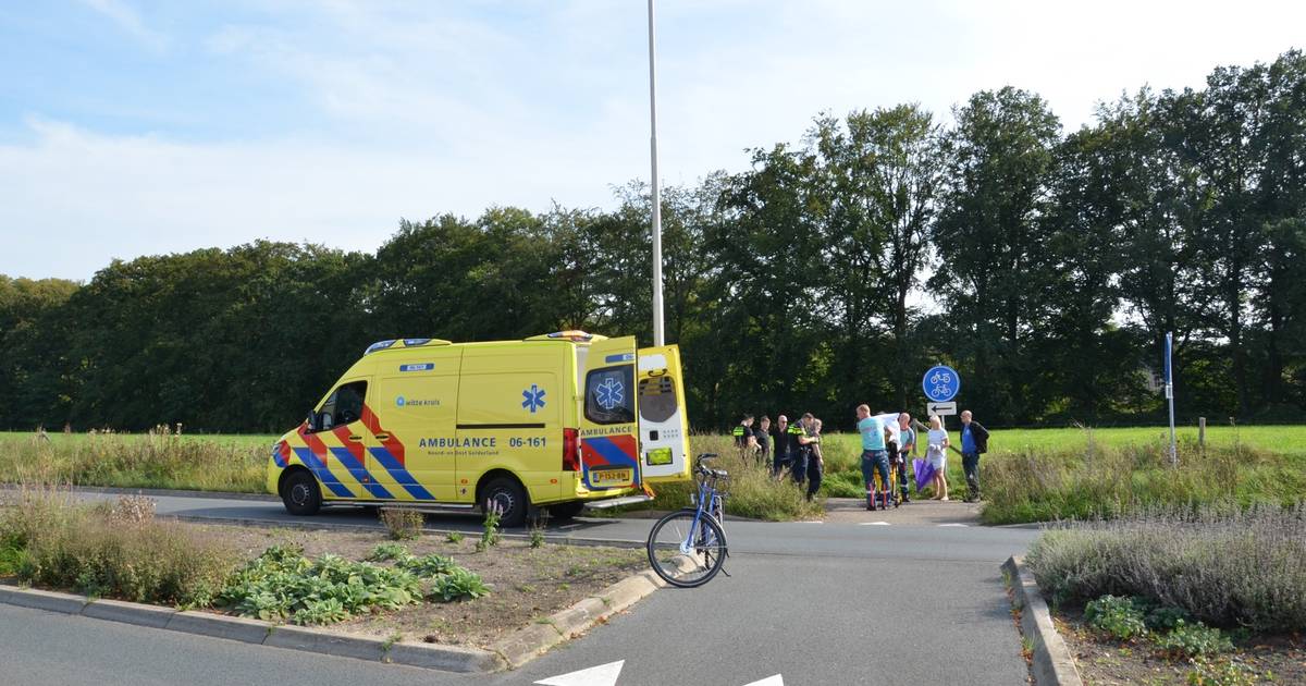 Wielrenner gewond na botsing met scooter in Vorden.