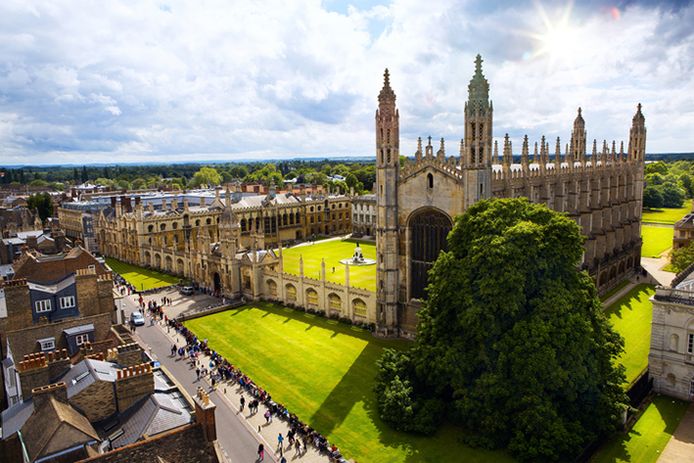 Ook docenten aan de prestigieuze Cambridge-universiteit hebben het werk neergelegd. Ze protesteren tegen een verandering van de pensioenregeling.